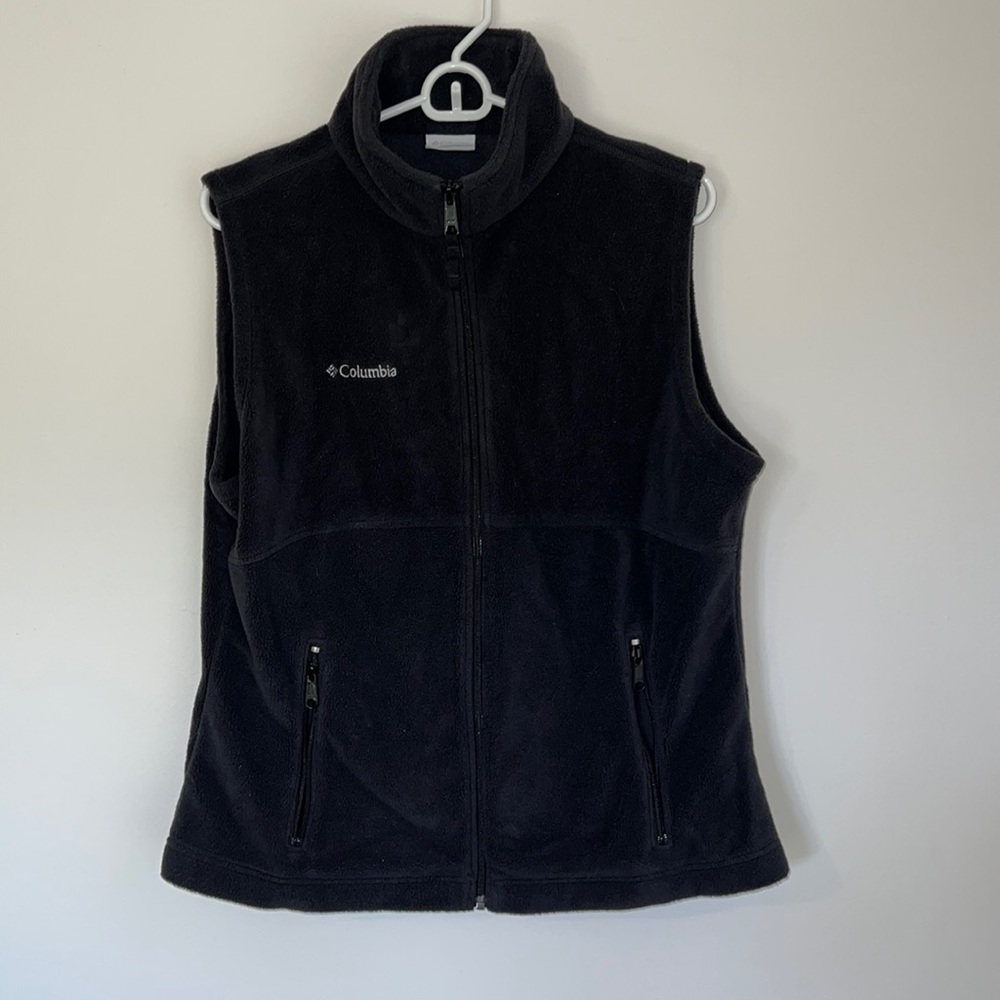 Men’s black Columbia vest